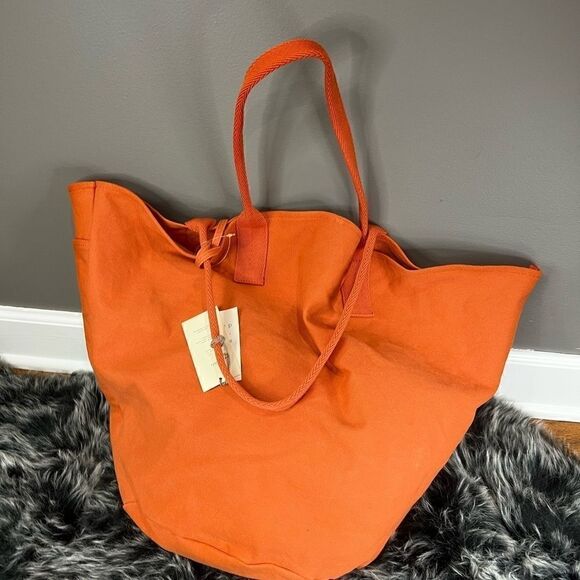 A new day Large washable tote with detachable hand sanitizer case - Picture 9 of 10